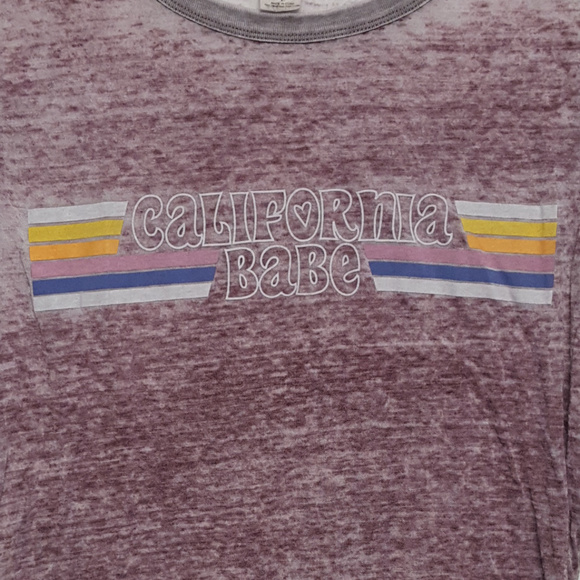 Soft lightweight Tee.California Babe - Picture 3 of 5